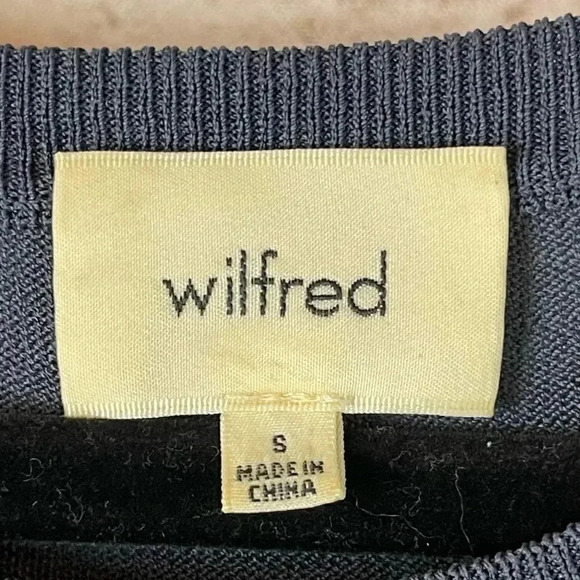 Wilfred Aritzia Size Small Blue Sleeveless Top Side Slits Rayon Nylon Blouse S - Picture 2 of 6